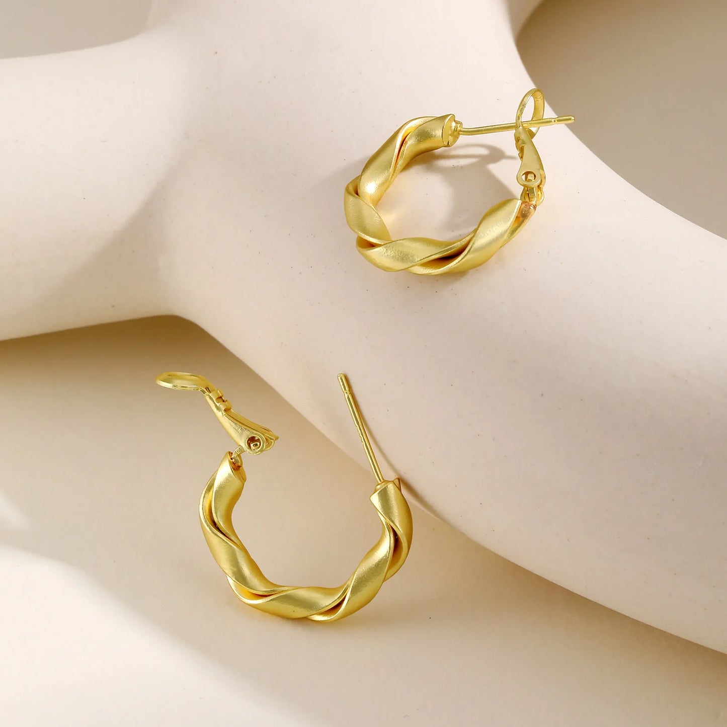 Boucles d'oreilles créoles torsadées